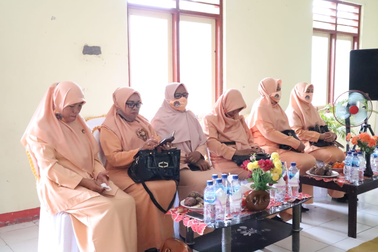 Pengukuhan DWP SMAN 1 Jereweh Periode 2021-2025 10